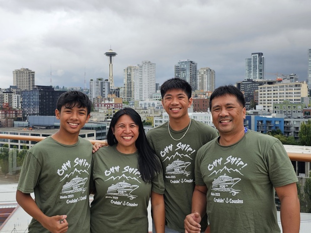 2023 Alaska Cruise   Cristobal Family T-Shirt Photo