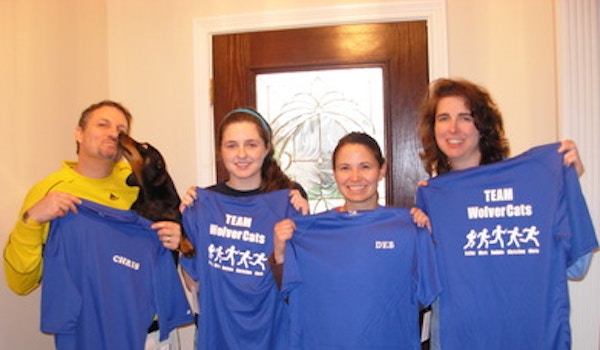 Relay Team Wolver Cats T-Shirt Photo