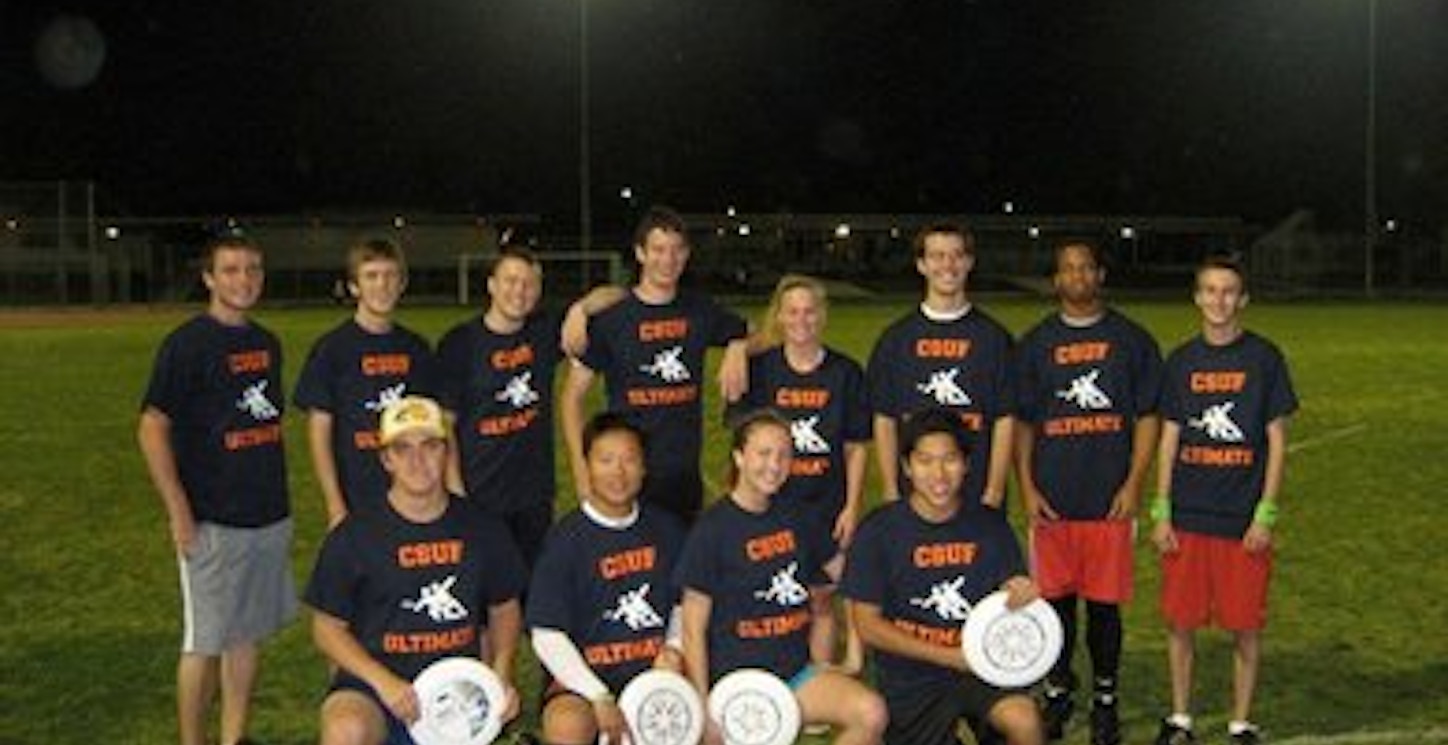 Csuf Ultimate Frisbee Team T-Shirt Photo