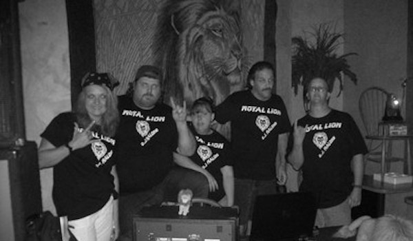 The Lion Is Loose In Da House T-Shirt Photo