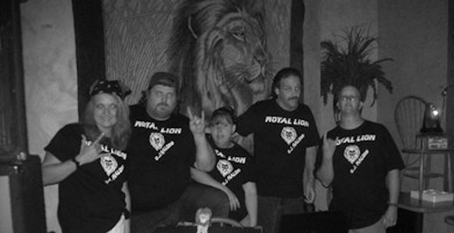 Picture of The Lion Is Loose In Da House Custom T-Shirt Design The Lion Is Loose In Da House T-Shirt Photo