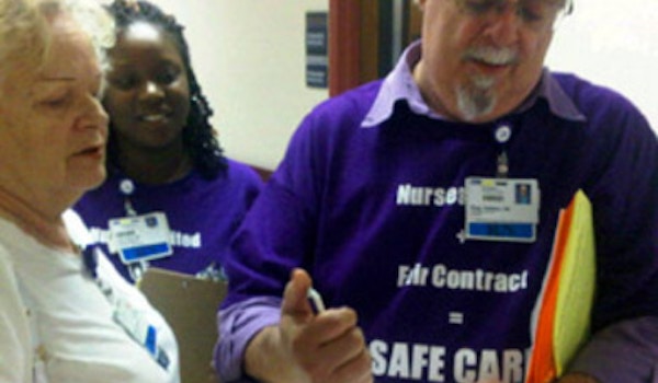 Nurses United For A Fair Contract! T-Shirt Photo