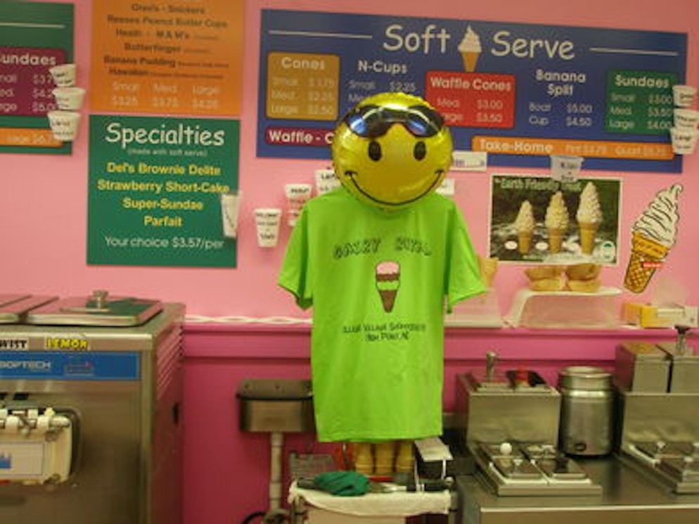 Happy Face Working @ Dairy Royal Serving Up Lce Cream T-Shirt Photo