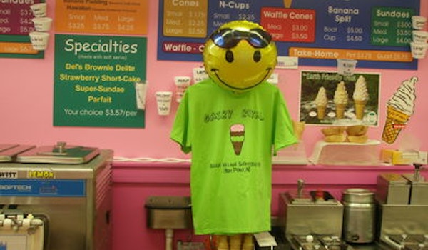Happy Face Working @ Dairy Royal Serving Up Lce Cream T-Shirt Photo