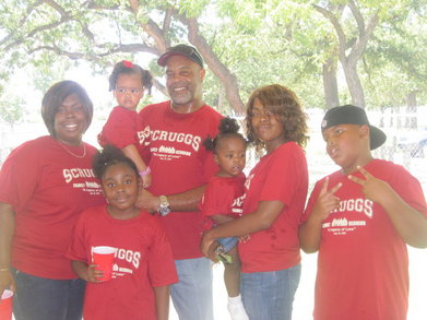 The House Family  T-Shirt Photo