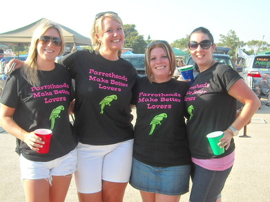 Parrotheads Make Better Lovers T-Shirt Photo