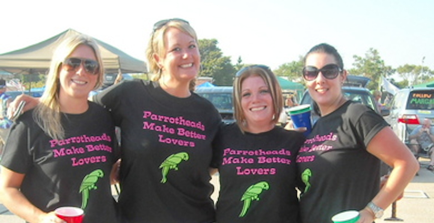Parrotheads Make Better Lovers T-Shirt Photo