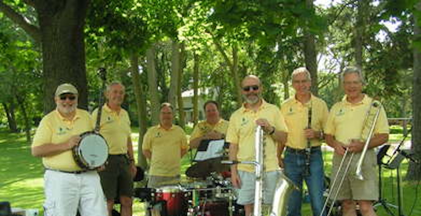 Lazy Does It   Traditional Jazz Band T-Shirt Photo