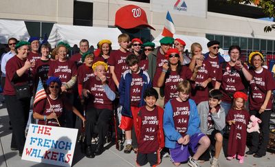 Walk To Defeat Parkinson's Disease T-Shirt Photo