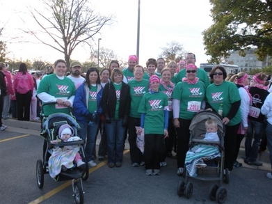 2011 Race For The Cure   Des Moines, Ia T-Shirt Photo