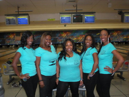 Queen Pins T-Shirt Photo