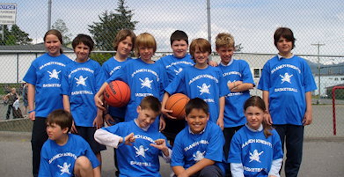 The Grade 3 And 4 Saanich Knights Basketball Team T-Shirt Photo