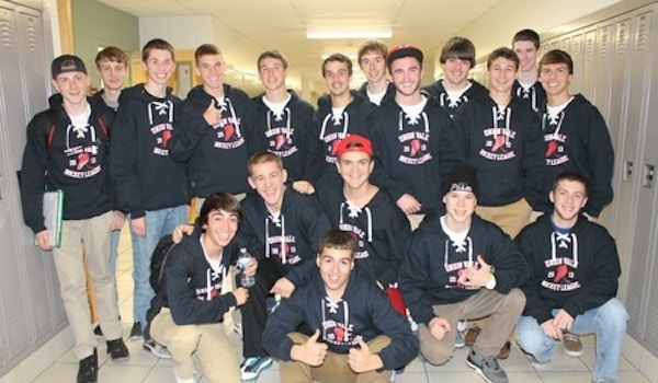 Picture of Uvhl Sweatshirts Custom T-Shirt Design Uvhl Sweatshirts T-Shirt Photo