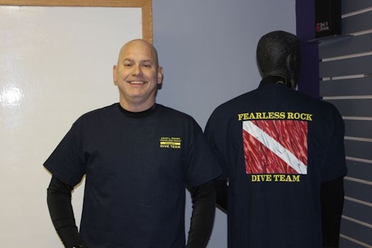 Fearless Rock Dive Team T-Shirt Photo