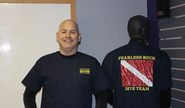 Fearless Rock Dive Team T-Shirt Photo