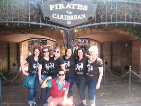 Lady Pirates T-Shirt Photo