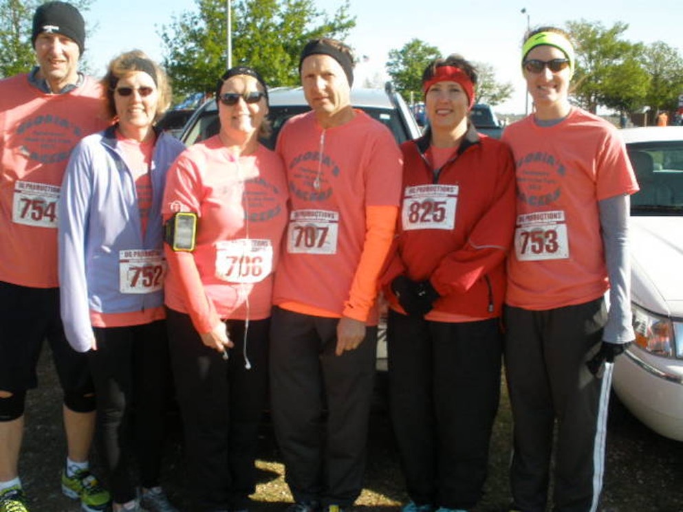 A Cold Morning At The Parkinson's Run In Okc T-Shirt Photo