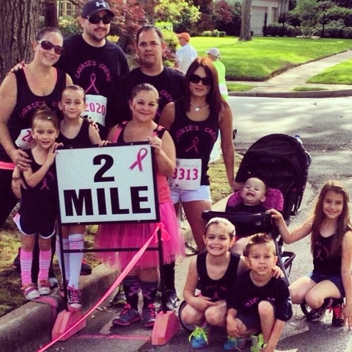 Carrie's Crewe T-Shirt Photo