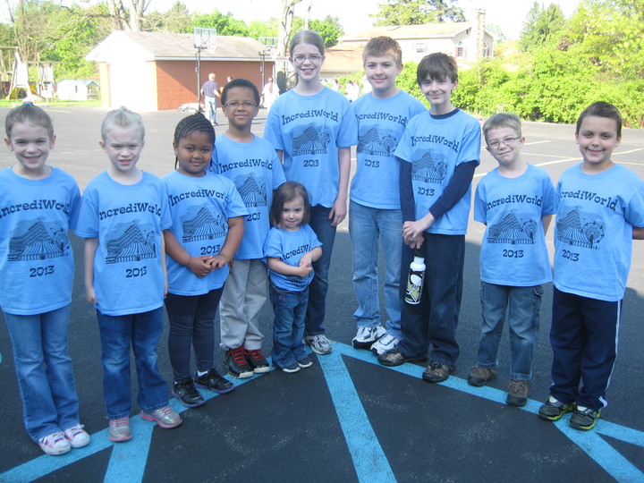 Incredi World Team T-Shirt Photo