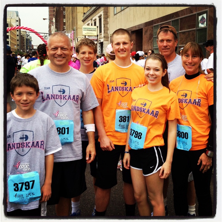 Team Landskaar   Race For The Cure 2013 T-Shirt Photo