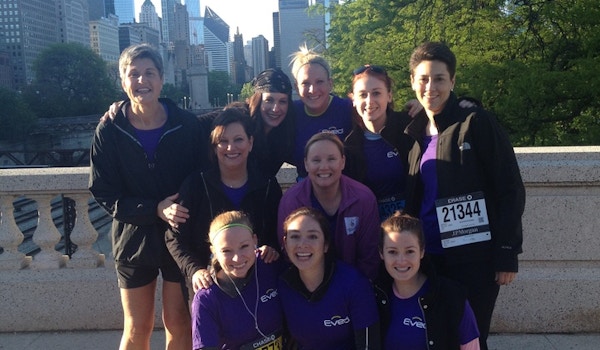 Eved Runs The Chase Corporate Challenge In Chicago T-Shirt Photo