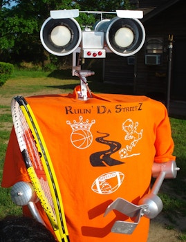 Robot Promotes Out Of World New Business, Rulin' Da Steet Z Sports League. T-Shirt Photo