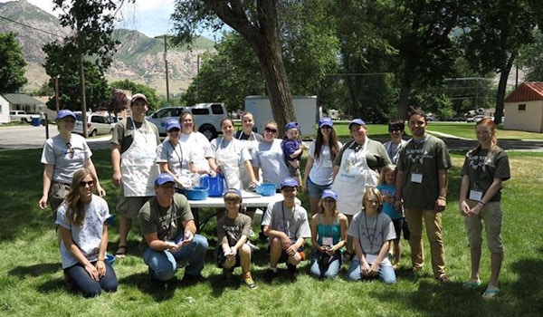 Volunteers For Weber State's Science In The Parks Program T-Shirt Photo