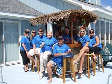 The Traveling Tiki Bar Family Vacation ... T-Shirt Photo