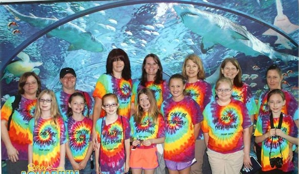 Girls Scout Trip To The Aquarium T-Shirt Photo