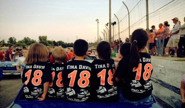#18 Fans On Kids Rides Night!  T-Shirt Photo