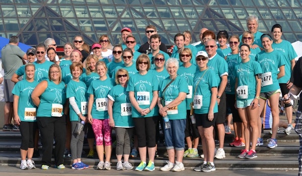 Out Run Ovarian Cancer  Team Just Durch It T-Shirt Photo