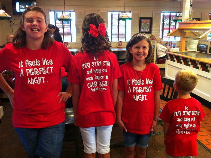 We Wanna Meet Taylor! T-Shirt Photo