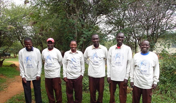 Klee Crew In Kenya T-Shirt Photo