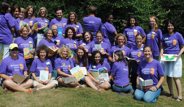 Celebrating International Literacy Day: Readers Gonna Read!  T-Shirt Photo