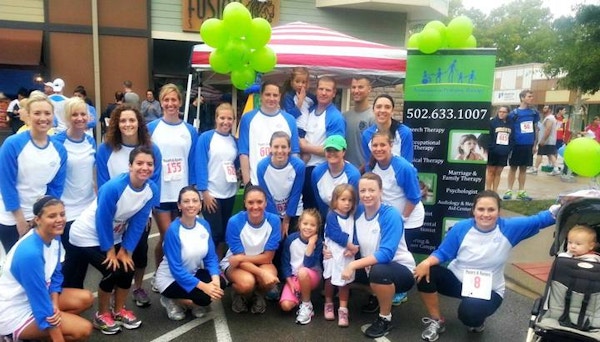 Team Apt Outrunning Autism  T-Shirt Photo