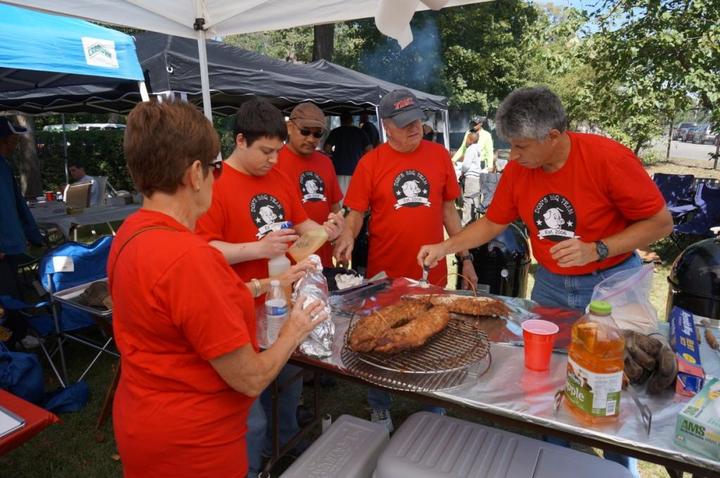 Don's Bbq Team T-Shirt Photo