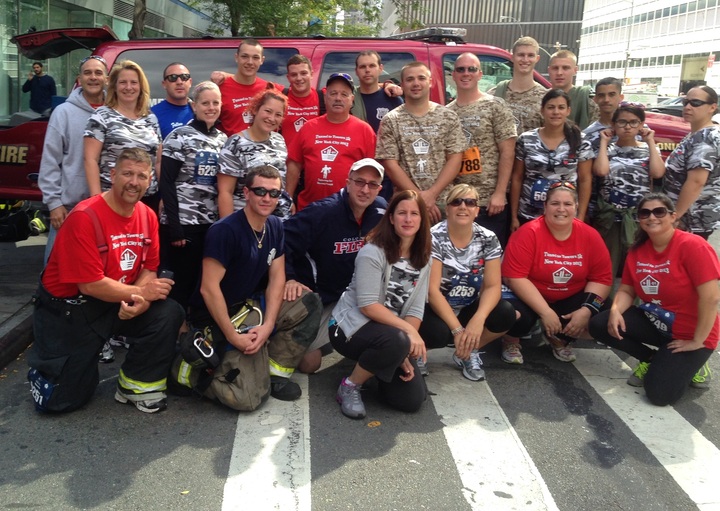 Tower To Tunnel 5k Nyc T-Shirt Photo