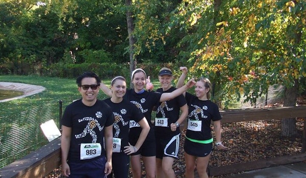 Vonlay Runners   For The Birds! T-Shirt Photo