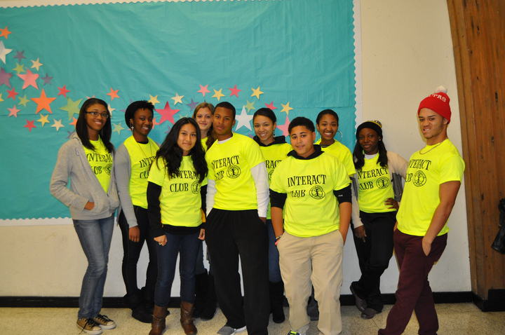 Esj Interact T-Shirt Photo