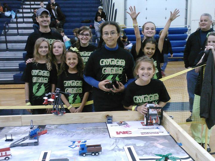 Cybor Girlz Lookin' Good At Fll Qualifiers T-Shirt Photo