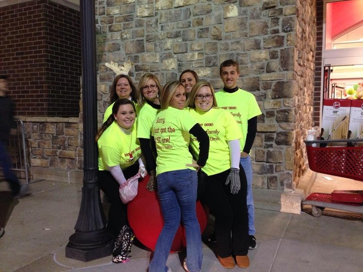 Black Friday Bonding T-Shirt Photo