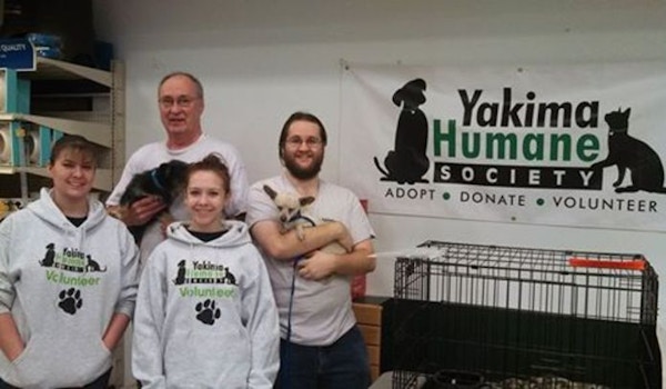 Picture of Yakima Humane Society Volunteers Custom T-Shirt Design Yakima Humane Society Volunteers T-Shirt Photo