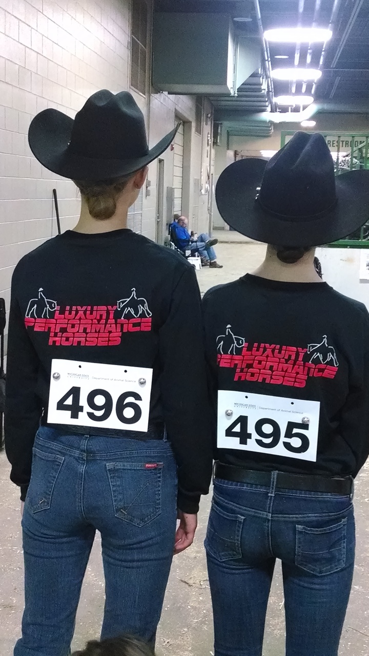 Horse Showing Girls T-Shirt Photo