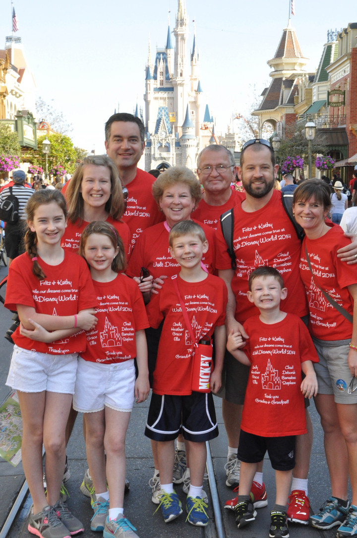 Walt Disney World   Just The 10 Of Us! T-Shirt Photo