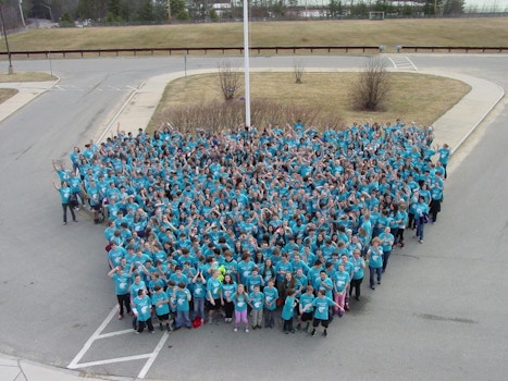 Overlook Middle School Kindness Counts Week 2014 T-Shirt Photo