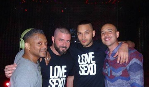 Picture of Love Sexo Custom T-Shirt Design Love Sexo T-Shirt Photo