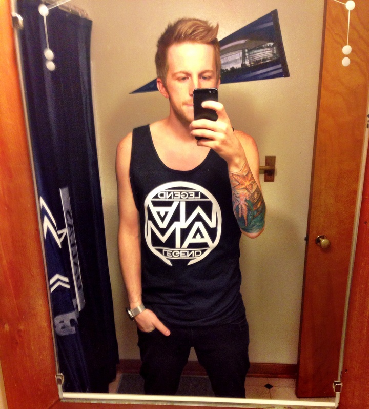 Legendary T-Shirt Photo