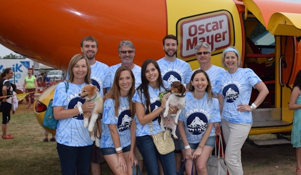 Buda Wiener Dog Races T-Shirt Photo