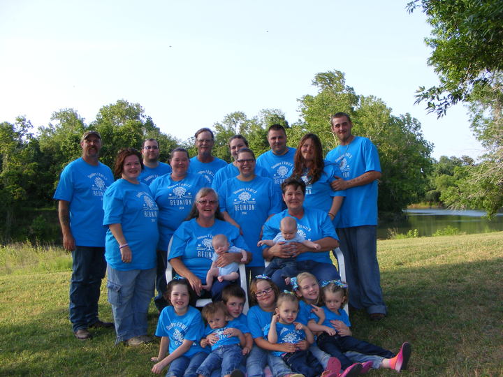 Saunders Reunion T-Shirt Photo