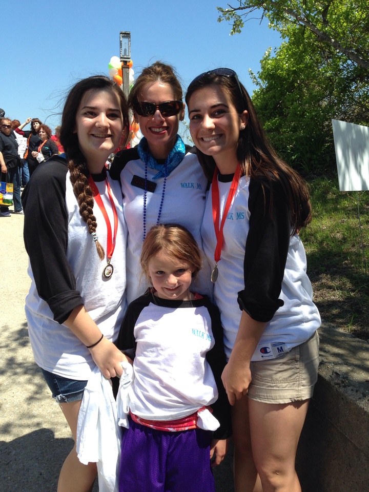 Jones Beach Walk For A Cure  T-Shirt Photo